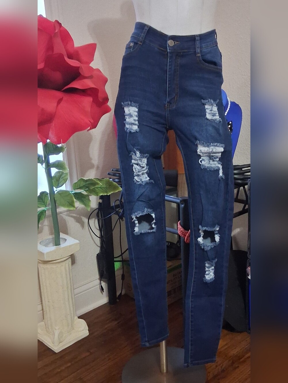 👖'IT'S A SALE!! Skinny Distressed Jeans in Dark Blue👖